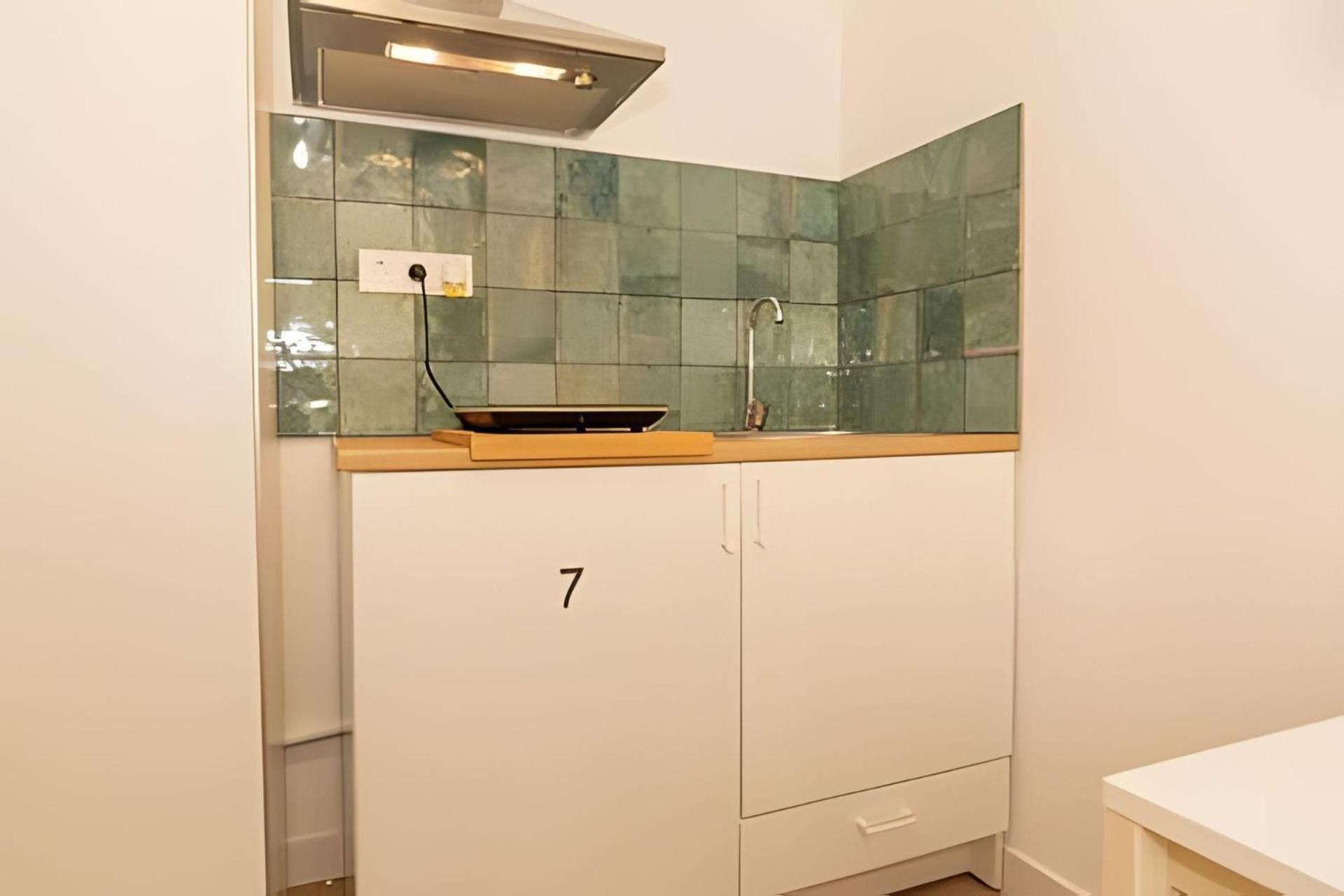 11 Nights Studios Валенсия Экстерьер фото