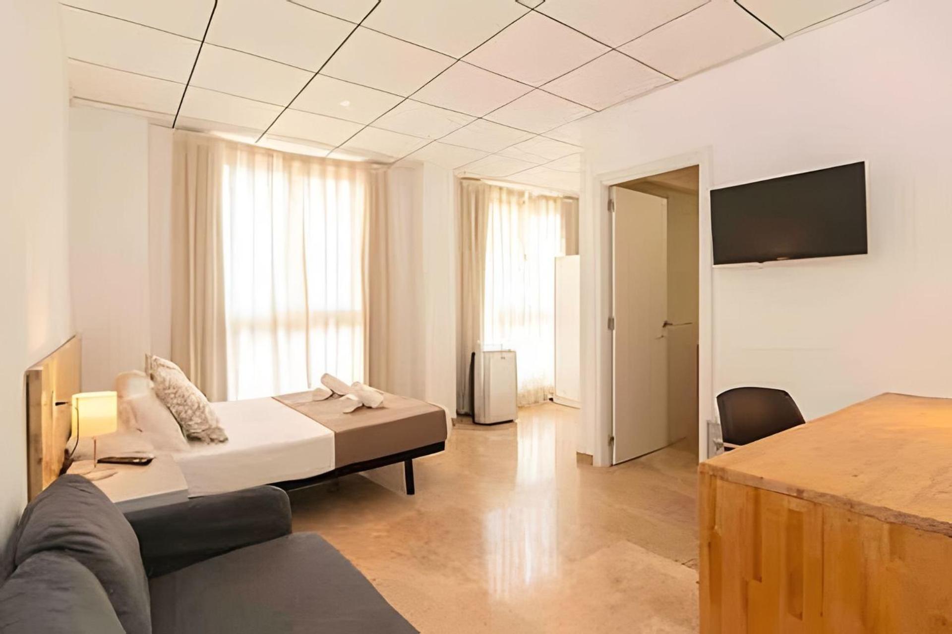 11 Nights Studios Валенсия Экстерьер фото